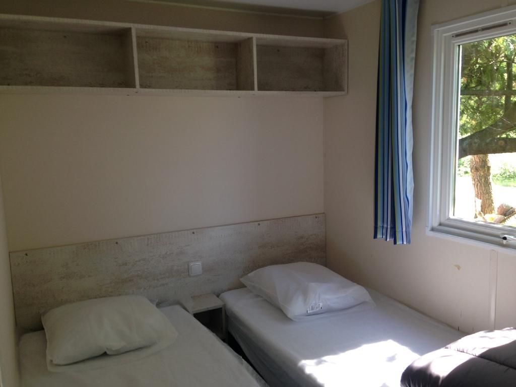 Camping La Chesnays Hotel วองเดส์ มองตาลิเวต์ ภายนอก รูปภาพ