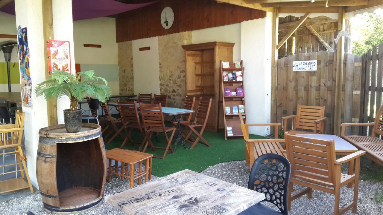 Camping La Chesnays Hotel วองเดส์ มองตาลิเวต์ ภายนอก รูปภาพ